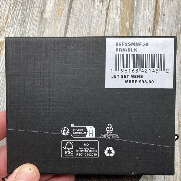 Men’s Michael Kors Jet Set Slim Bifold Wallet - Picture 7 of 9